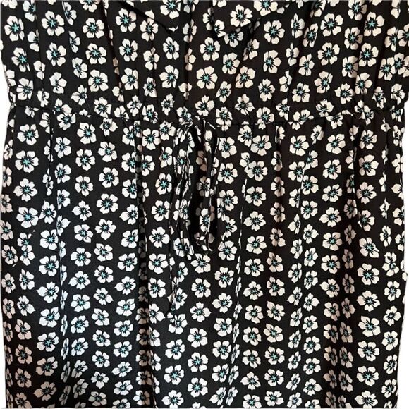 3 for $30! BeBop floral patterned sleeveless dress - Picture 10 of 13